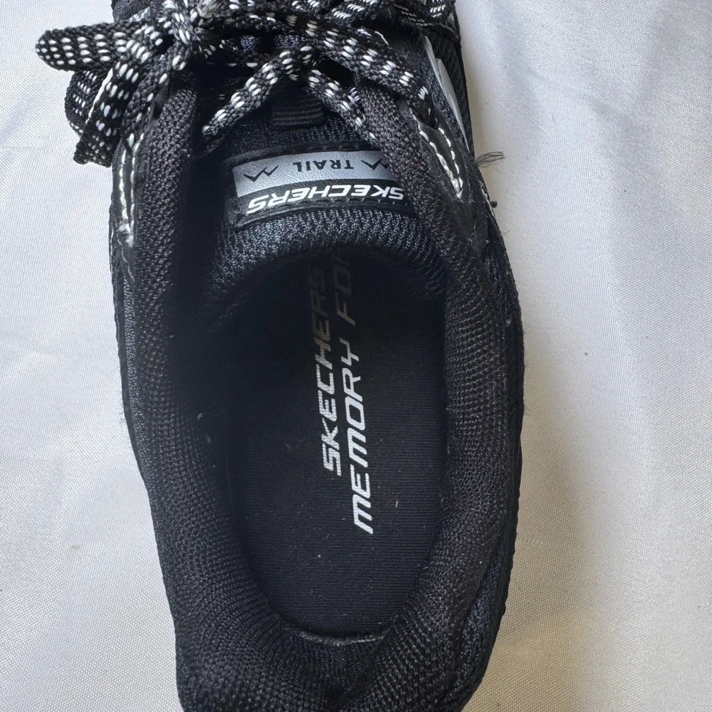 Skechers Hillcrest Pure Escapade Black White Trail Running Shoes 149820 Mens 8